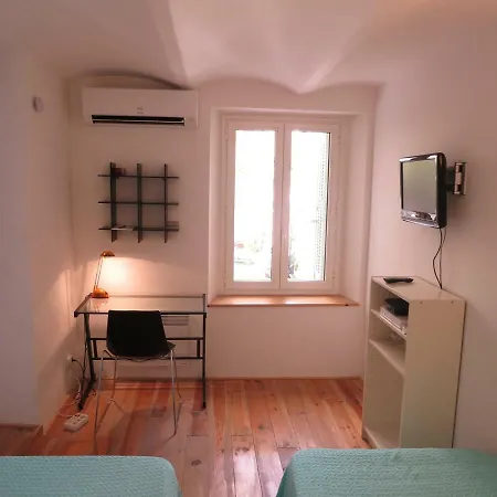 Avec Jardin Apartment *